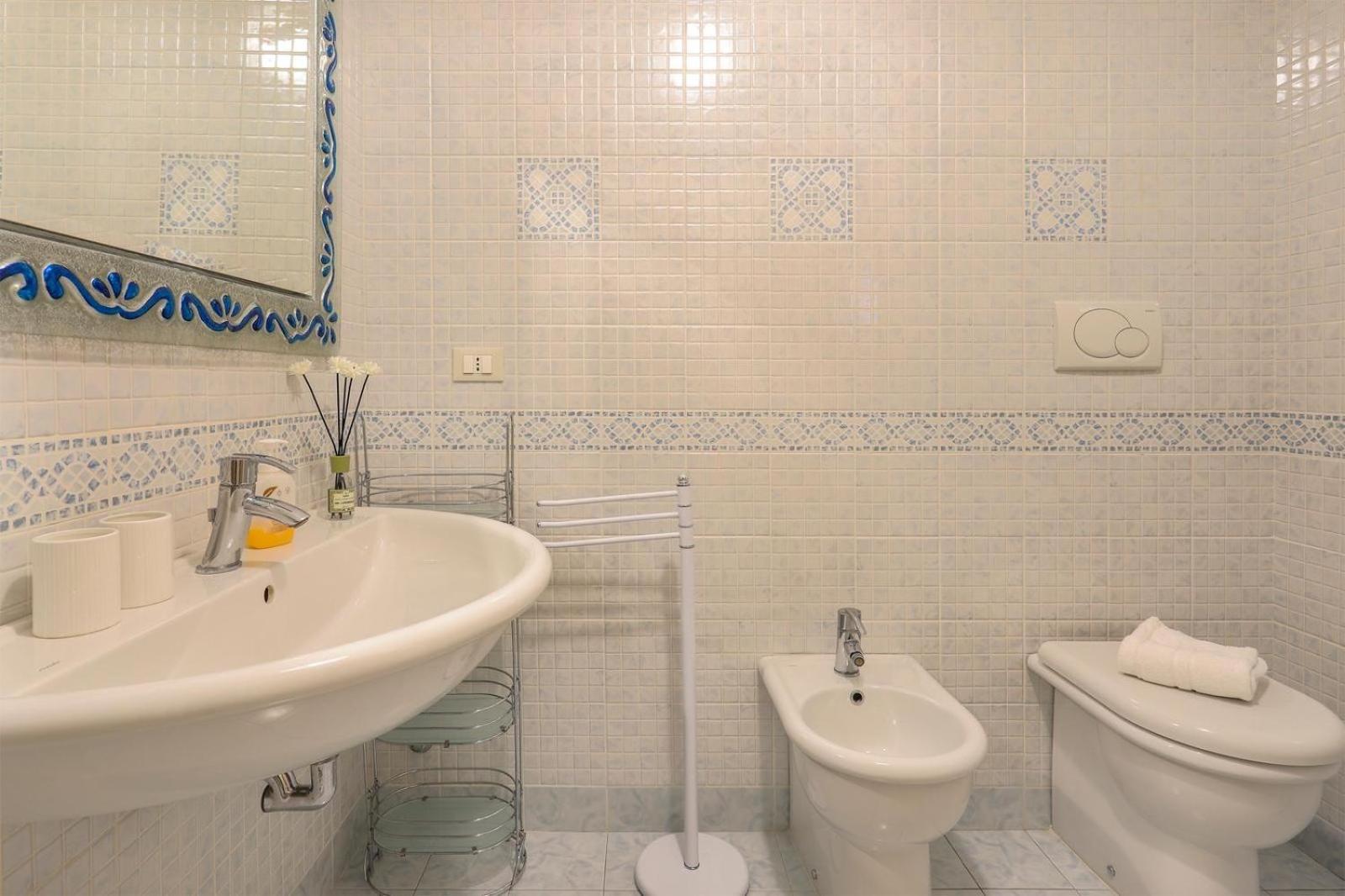 Lady Miranda Apartment Лука Екстериор снимка