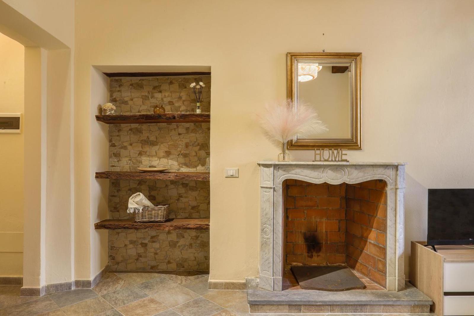 Lady Miranda Apartment Лука Екстериор снимка
