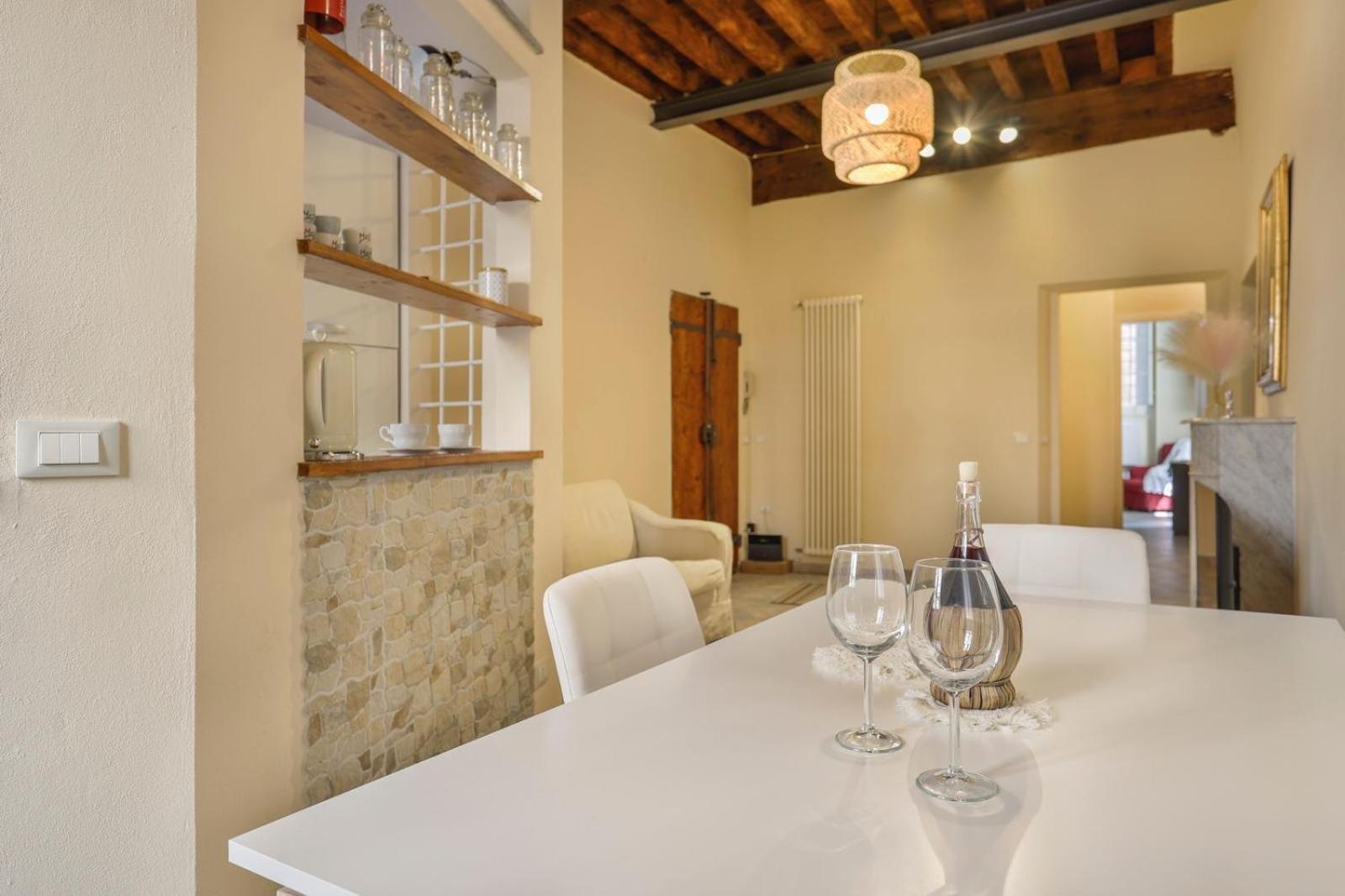 Lady Miranda Apartment Лука Екстериор снимка