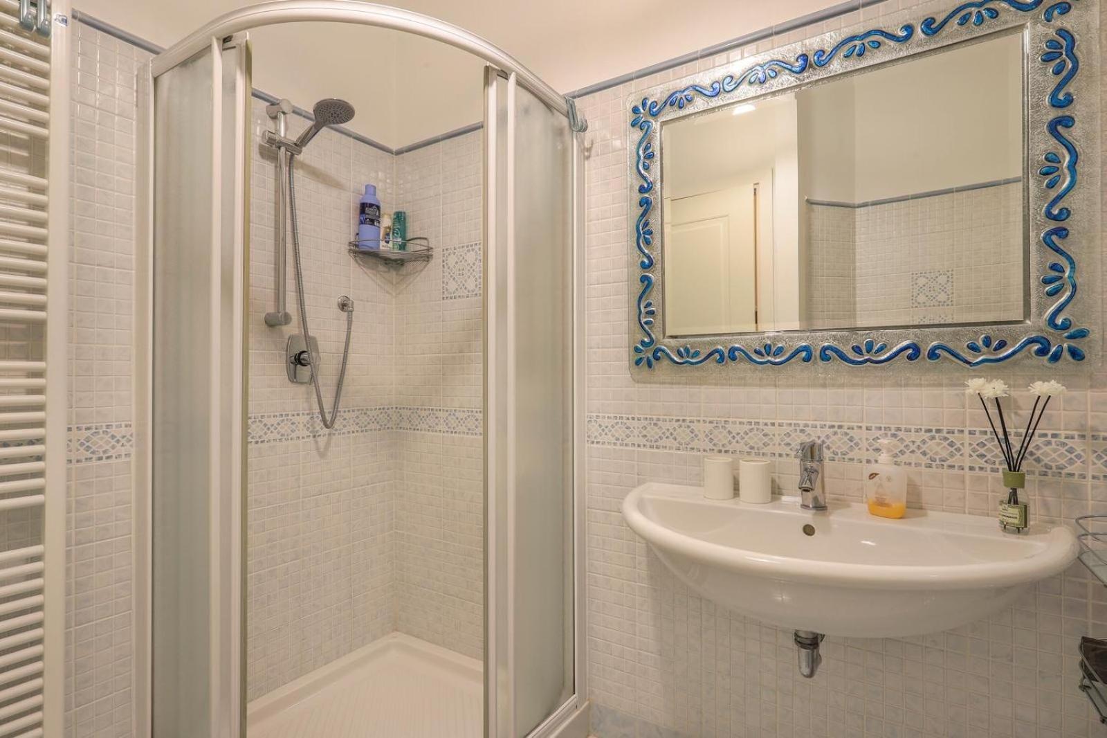 Lady Miranda Apartment Лука Екстериор снимка